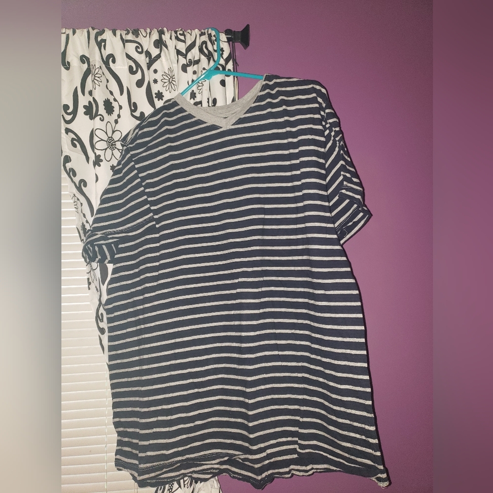 Mens v neck top